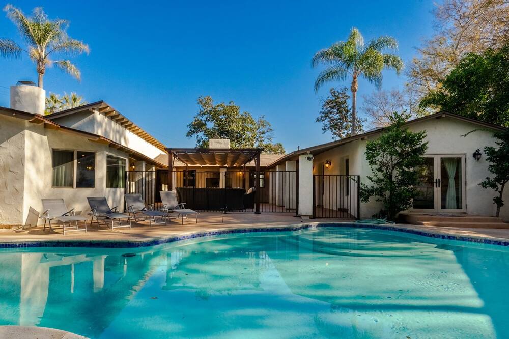 Photo of Outdoor in Toluca Lake