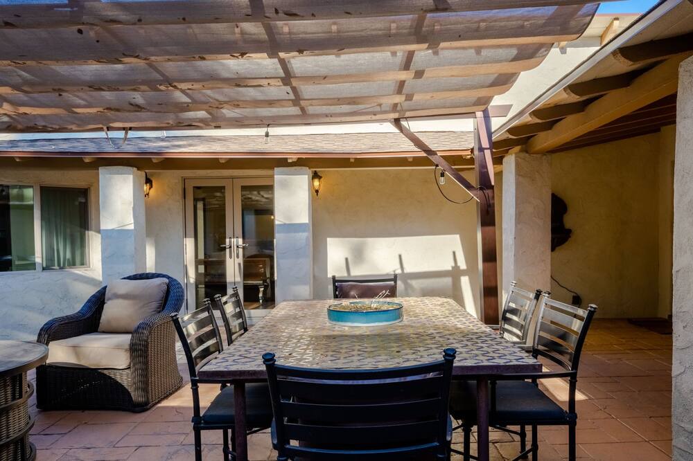 Photo of Outdoor in Toluca Lake