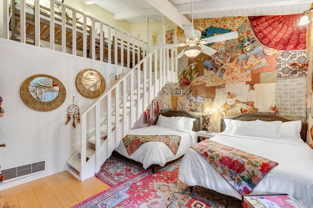 Photo of Bedroom in Calabasas
