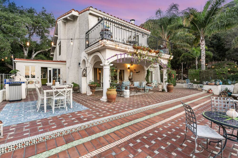 Photo of Others in Calabasas