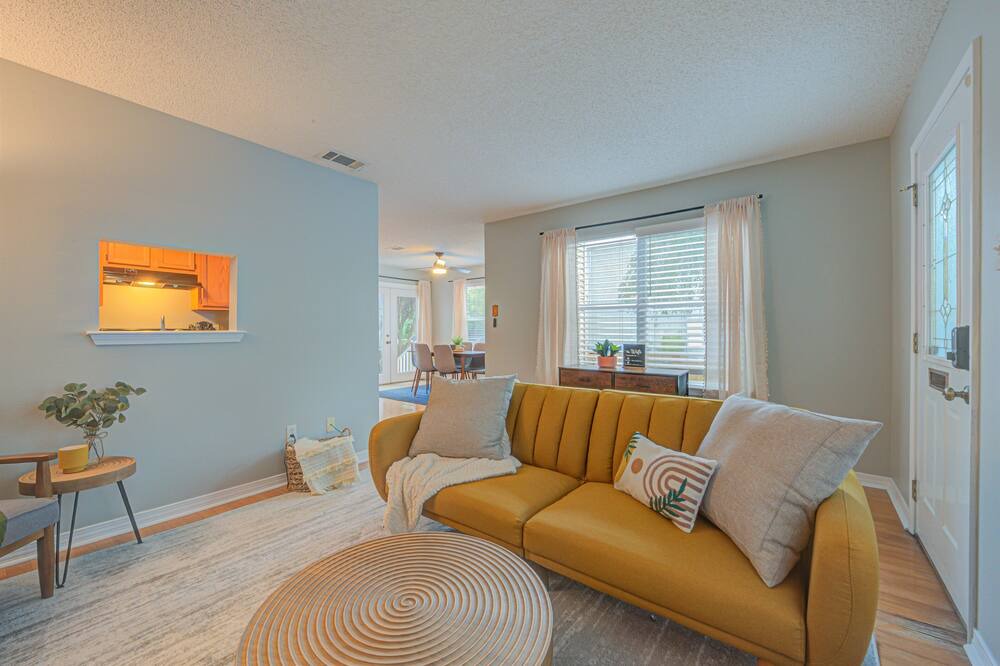 Photo of Livingroom in Touro