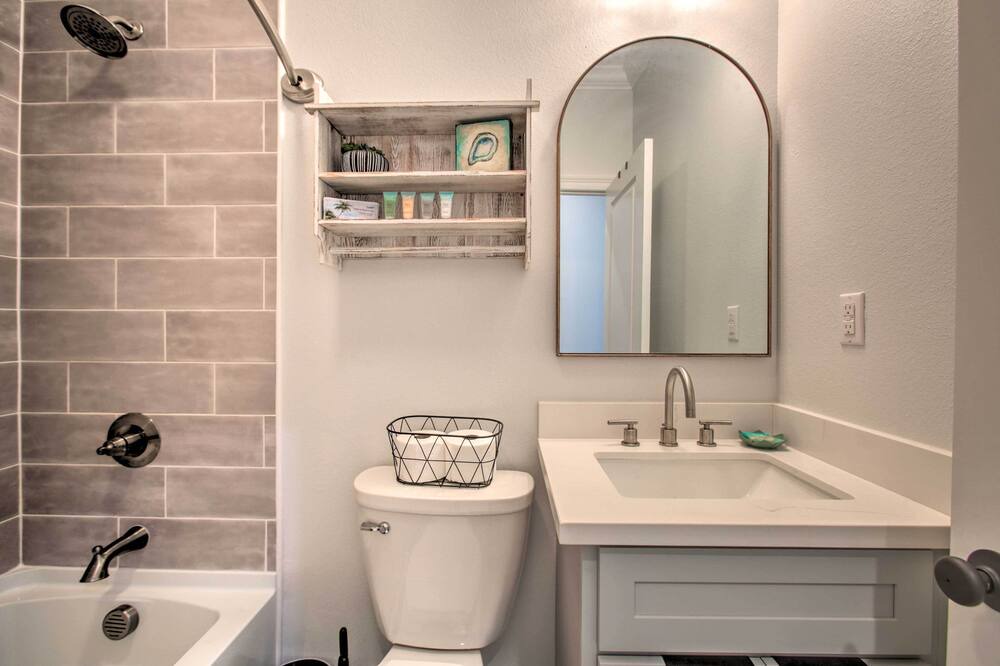 Photo of Bathroom in Shoreline Park