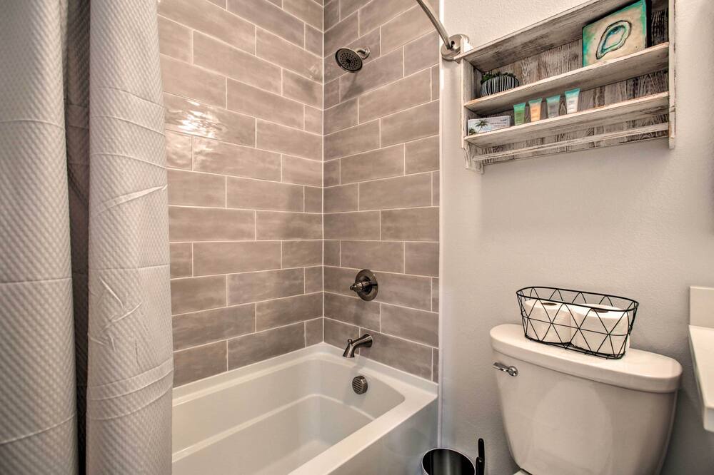 Photo of Bathroom in Shoreline Park
