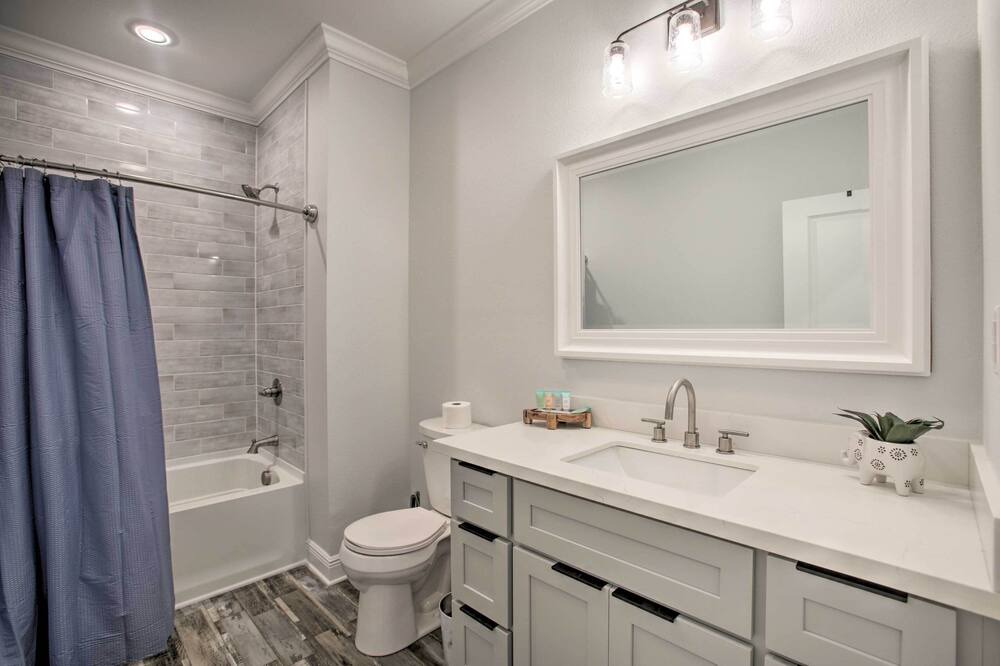 Photo of Bathroom in Shoreline Park