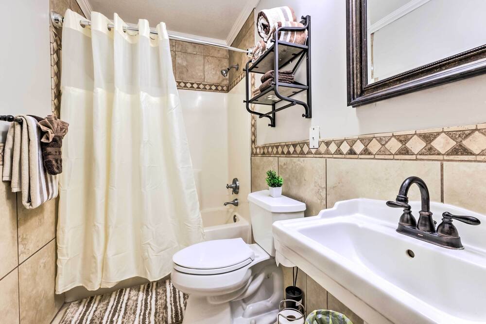 Photo of Bathroom in Long Beach