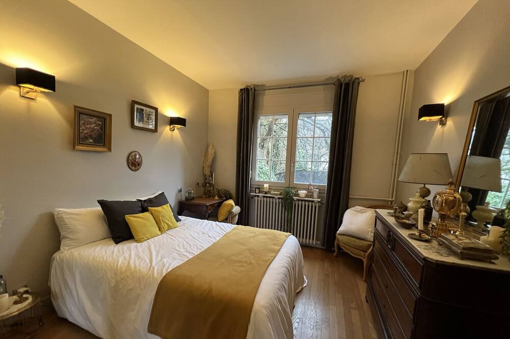 Photo of Bedroom in Villemomble