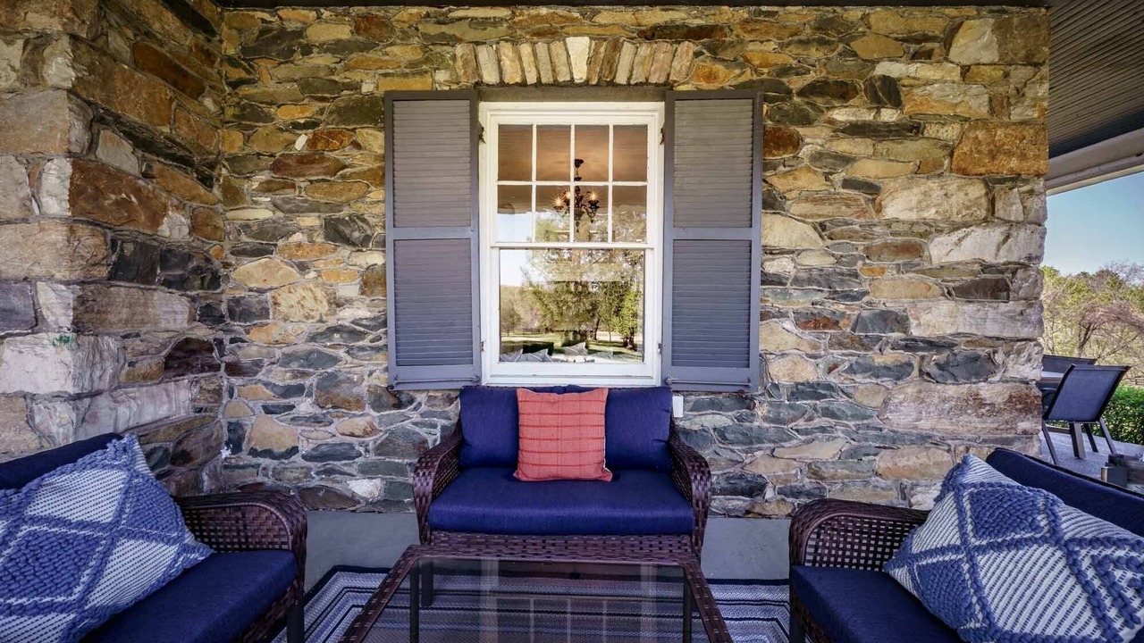 Photo of Patio Balcony in Round Hill