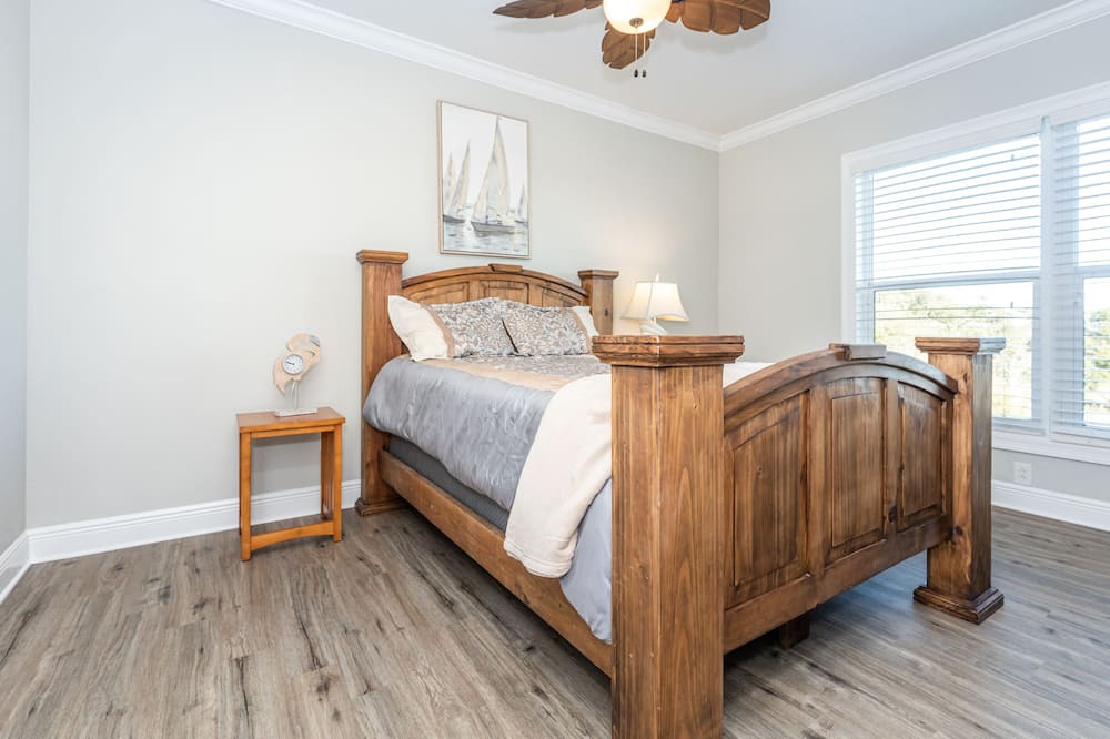 Photo of Bedroom in Mississippi City