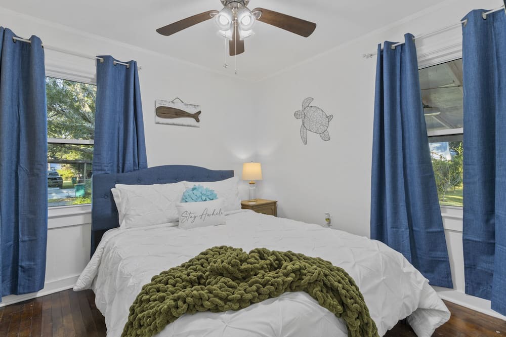 Photo of Bedroom in Long Beach