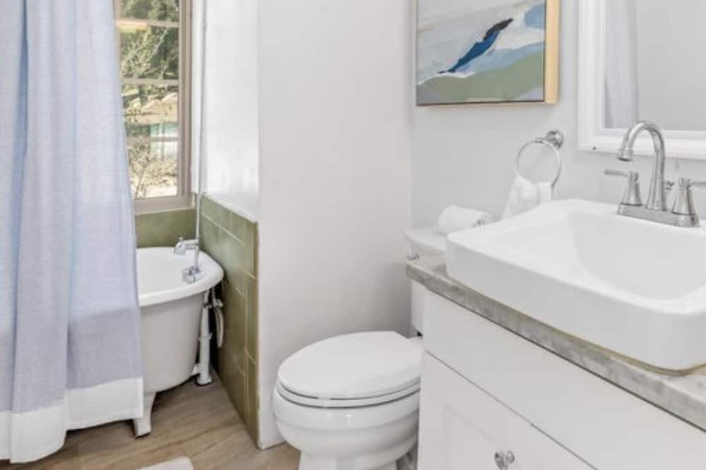 Photo of Bathroom in Mission Canyon