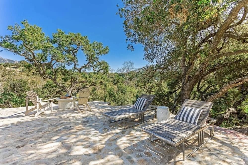 Photo of Patio Balcony in Mission Canyon