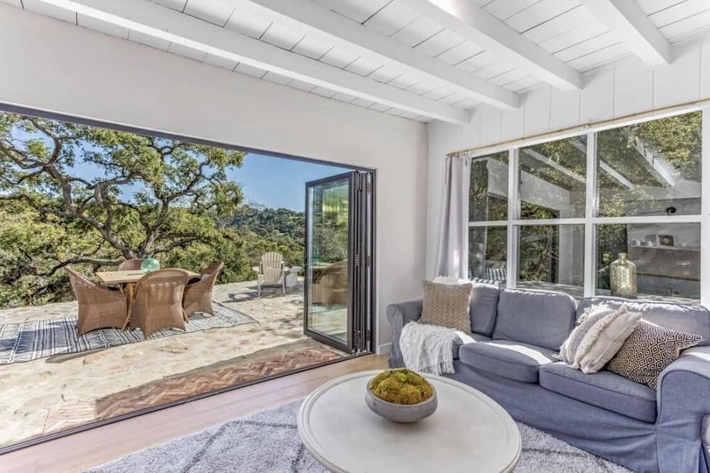 Photo of Livingroom in Mission Canyon