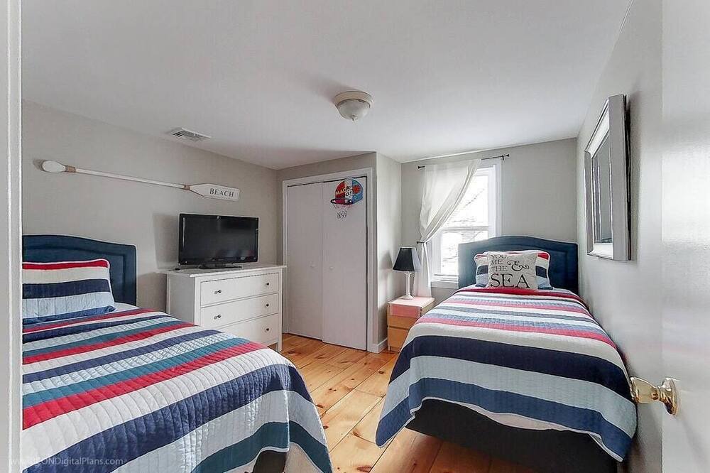 Photo of Bedroom in Yachting Village