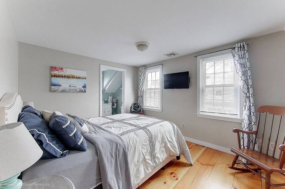 Photo of Bedroom in Yachting Village