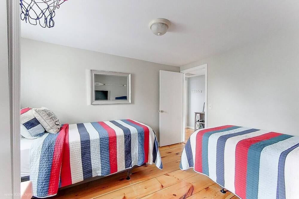 Photo of Bedroom in Yachting Village