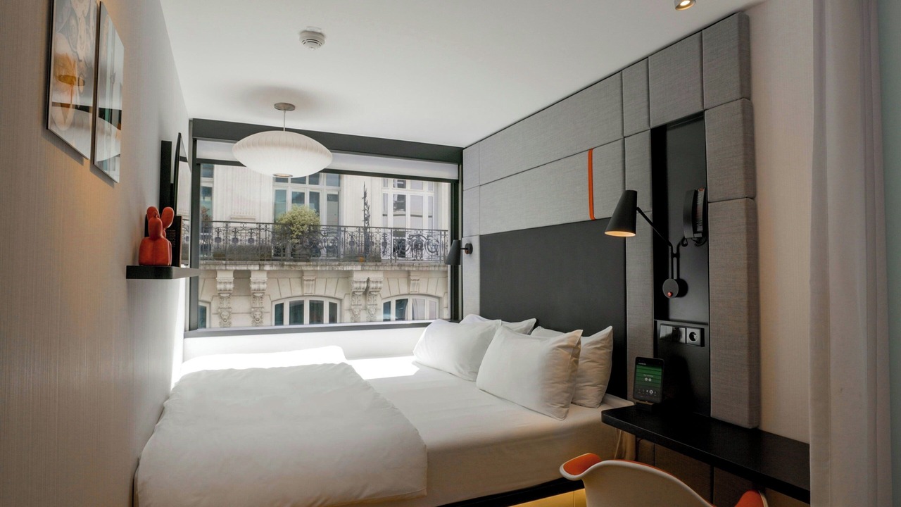 Photo of Bedroom in 2nd Arrondissement