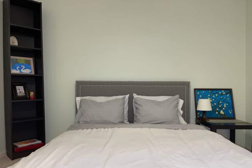 Photo of Bedroom in Aspen Hill