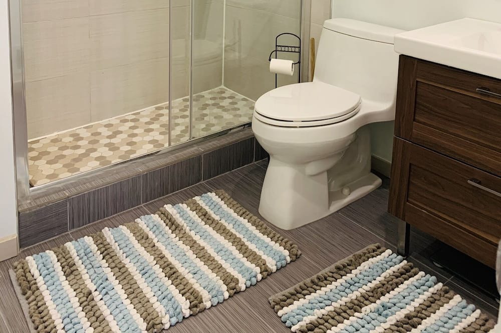Photo of Bathroom in Aspen Hill