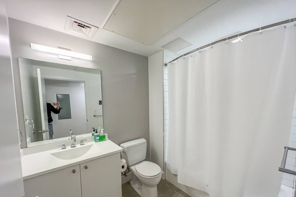 Photo of Bathroom in Roxbury