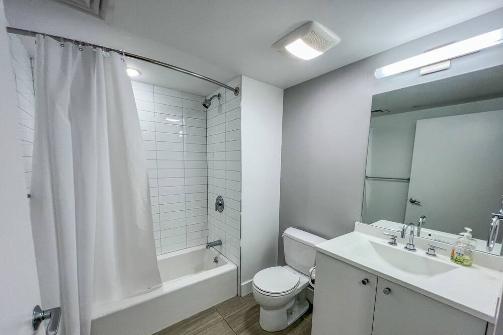 Photo of Bathroom in Roxbury