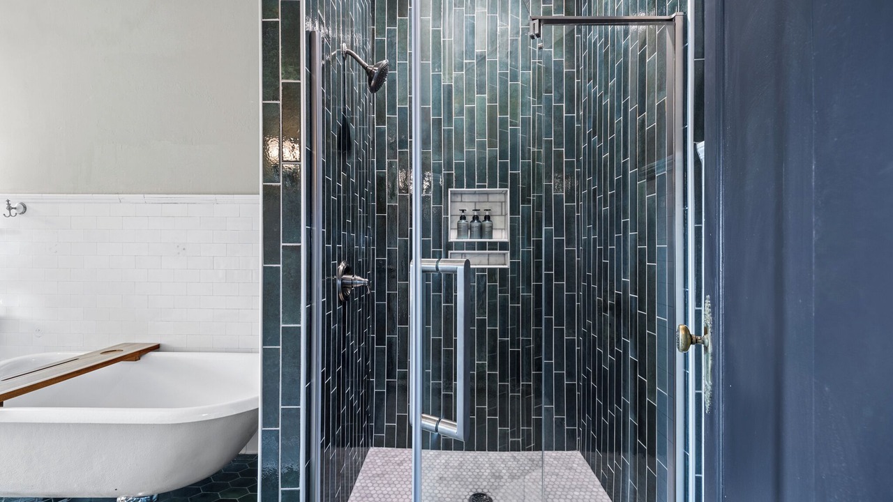 Photo of Bathroom in Endion