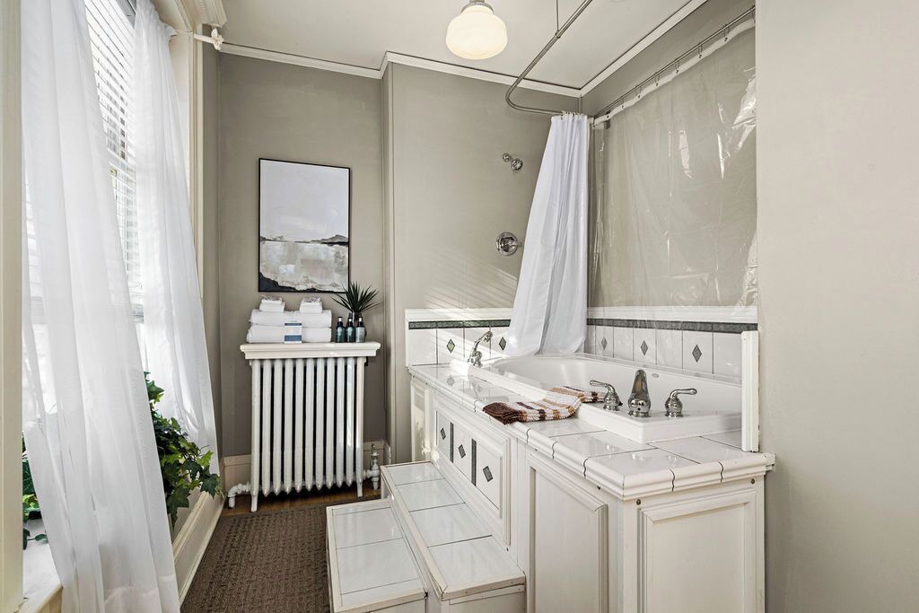 Photo of Bathroom in Endion