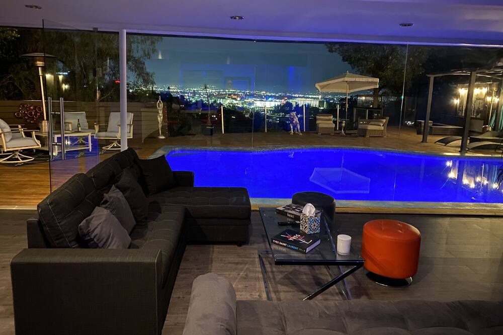 Photo of Outdoor in Hollywood Hills