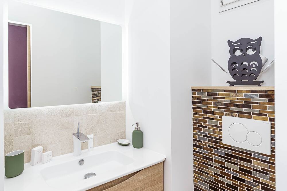 Photo of Bathroom in Vanves