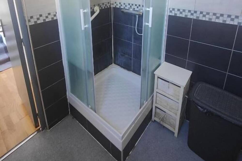 Photo of Bathroom in Stains