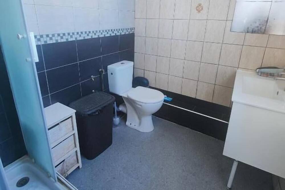 Photo of Bathroom in Stains