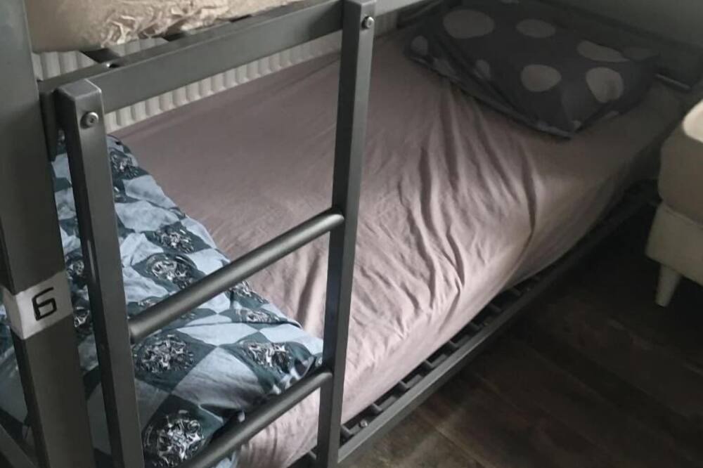 Photo of Bedroom in Stains