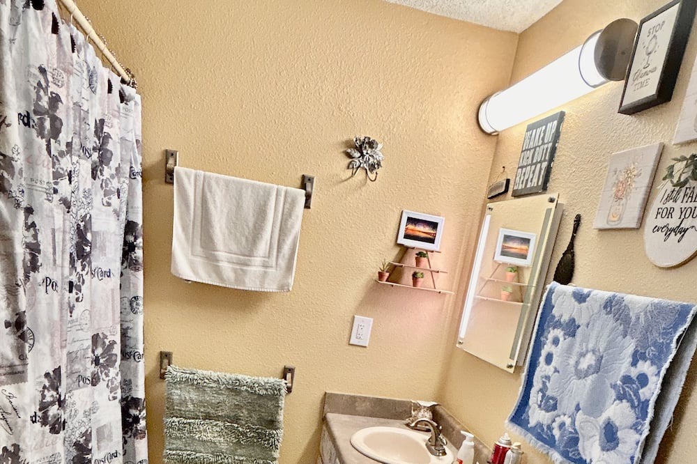 Photo of Bathroom in Gulf Park Estates