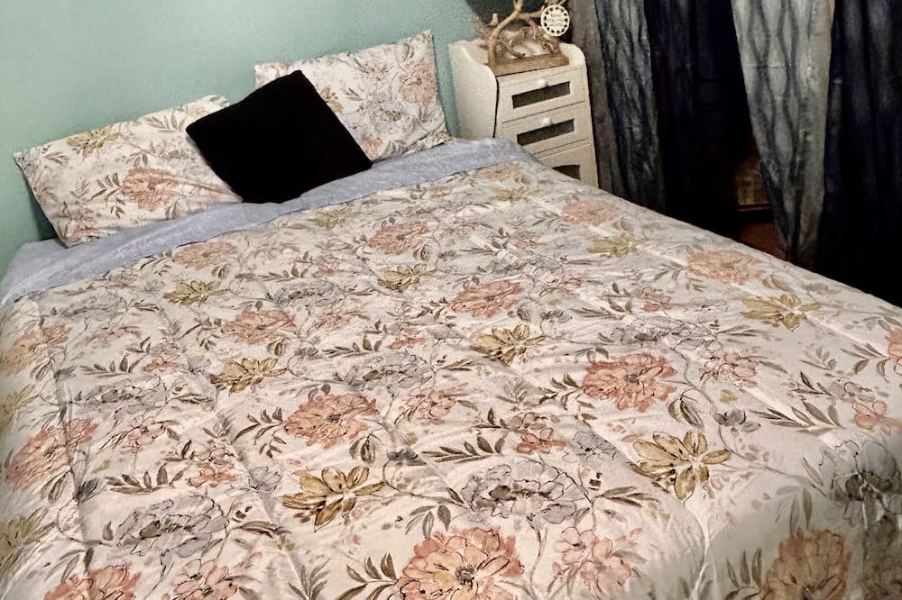 Photo of Bedroom in Gulf Park Estates