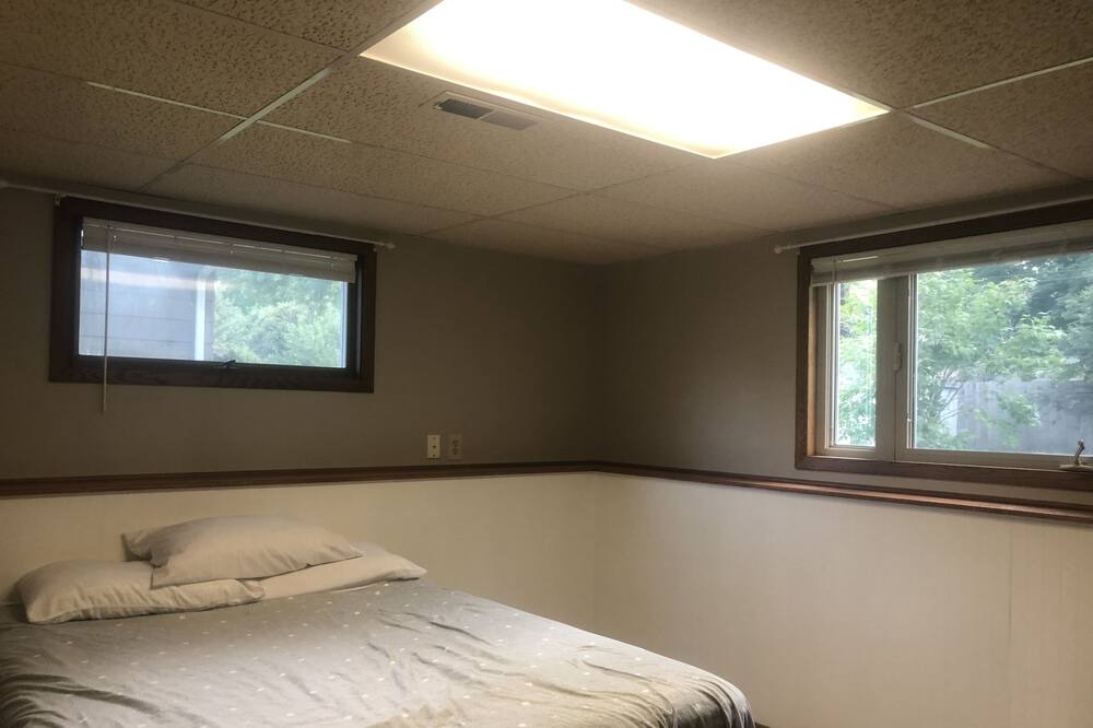 Photo of Bedroom in West Bloomington