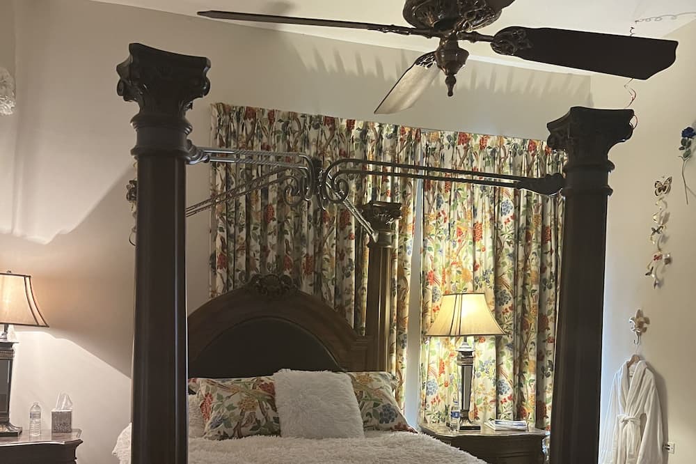 Photo of Bedroom in Seventh Ward