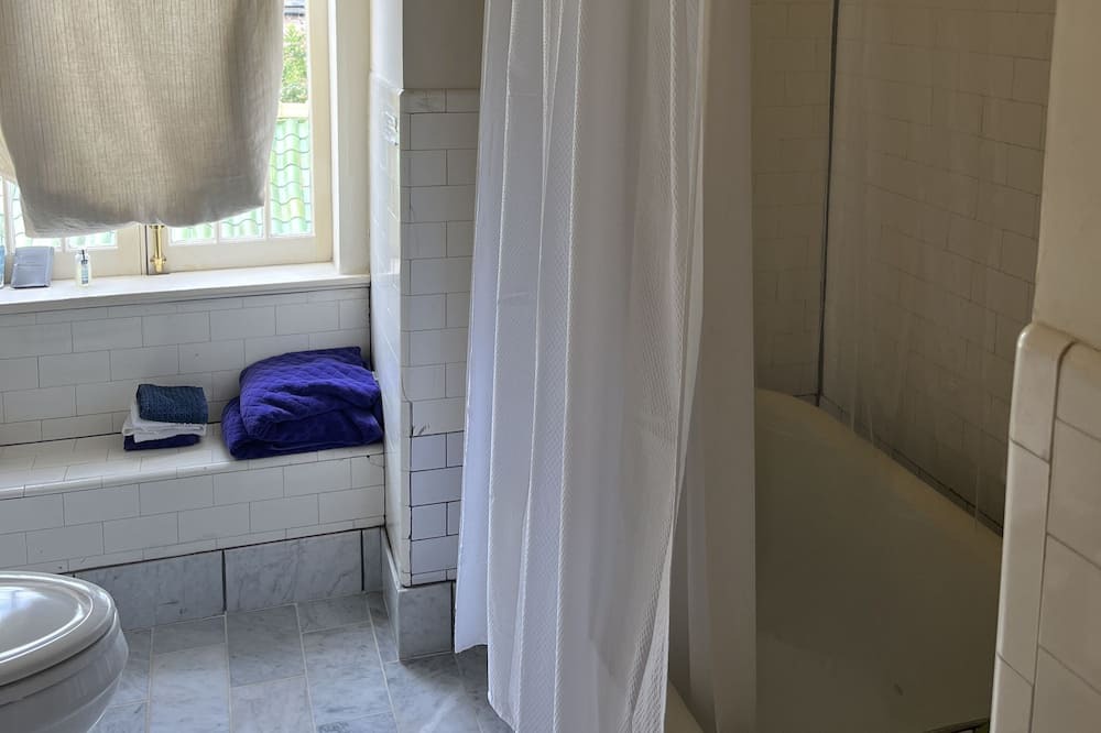 Photo of Bathroom in Seventh Ward