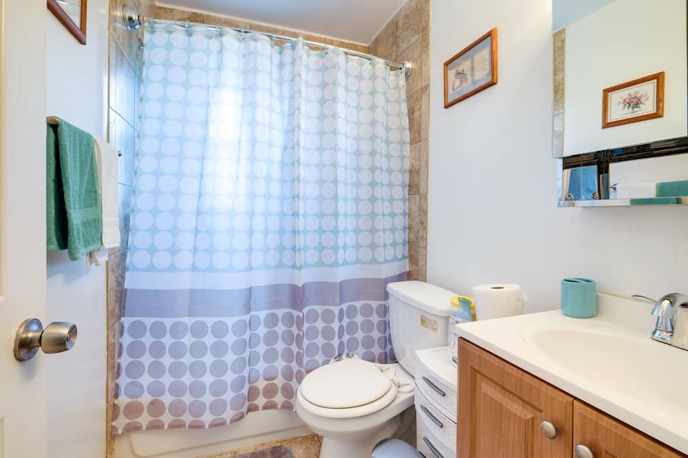 Photo of Bathroom in Washington