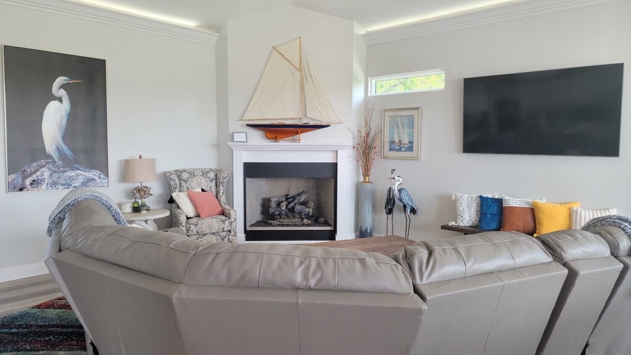 Photo of Livingroom in Henderson Point