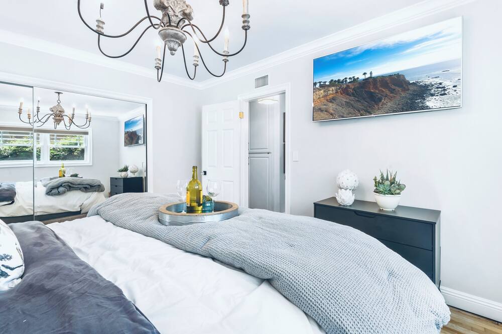 Photo of Bedroom in Northridge