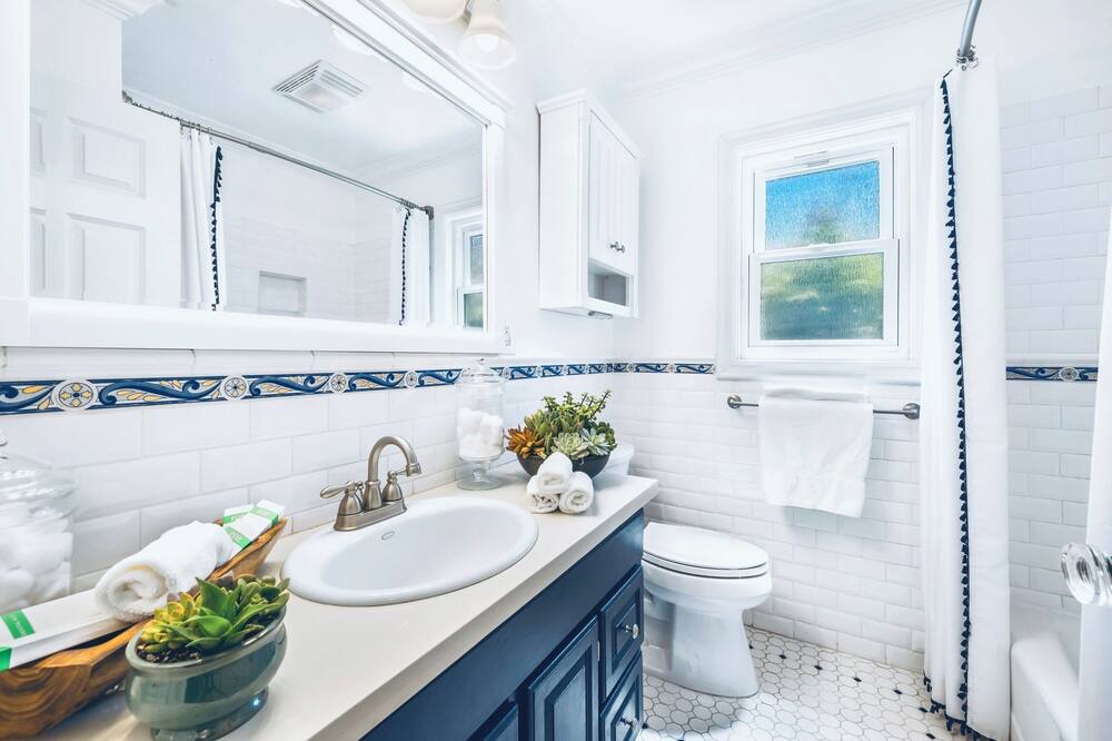 Photo of Bathroom in Northridge