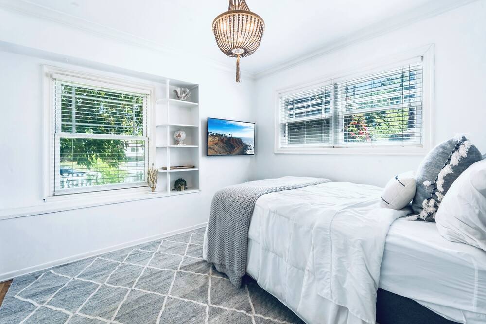 Photo of Bedroom in Northridge