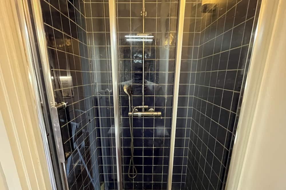 Photo of Bathroom in Versailles