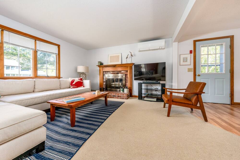 Photo of Livingroom in Brewster