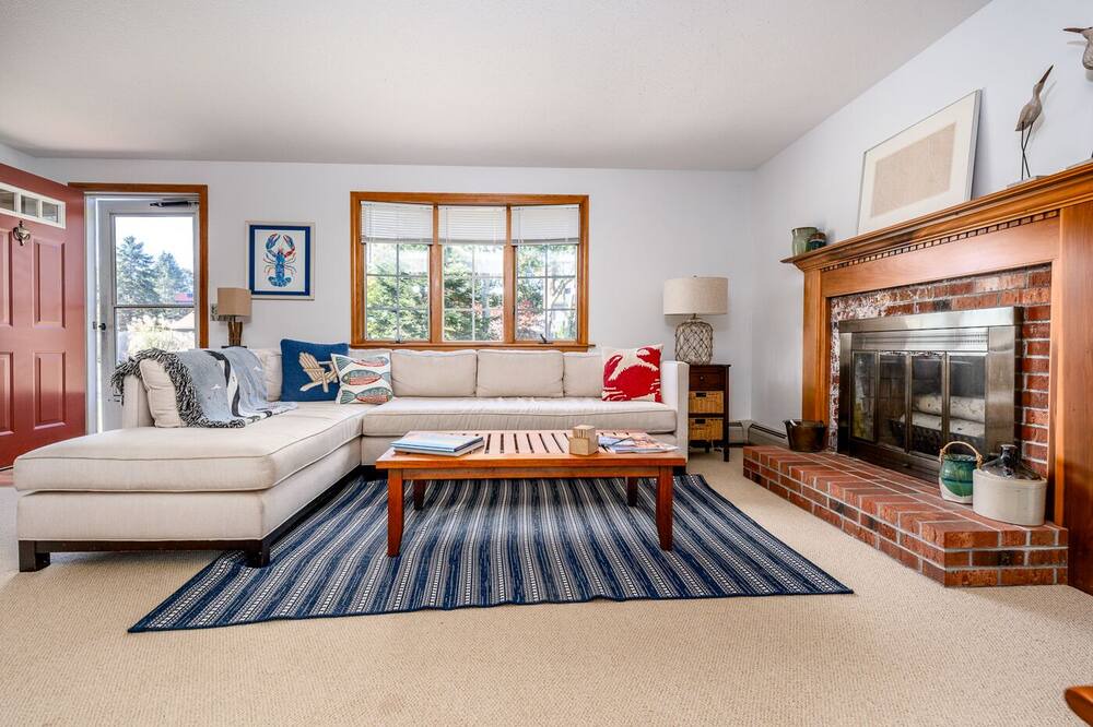 Photo of Livingroom in Brewster