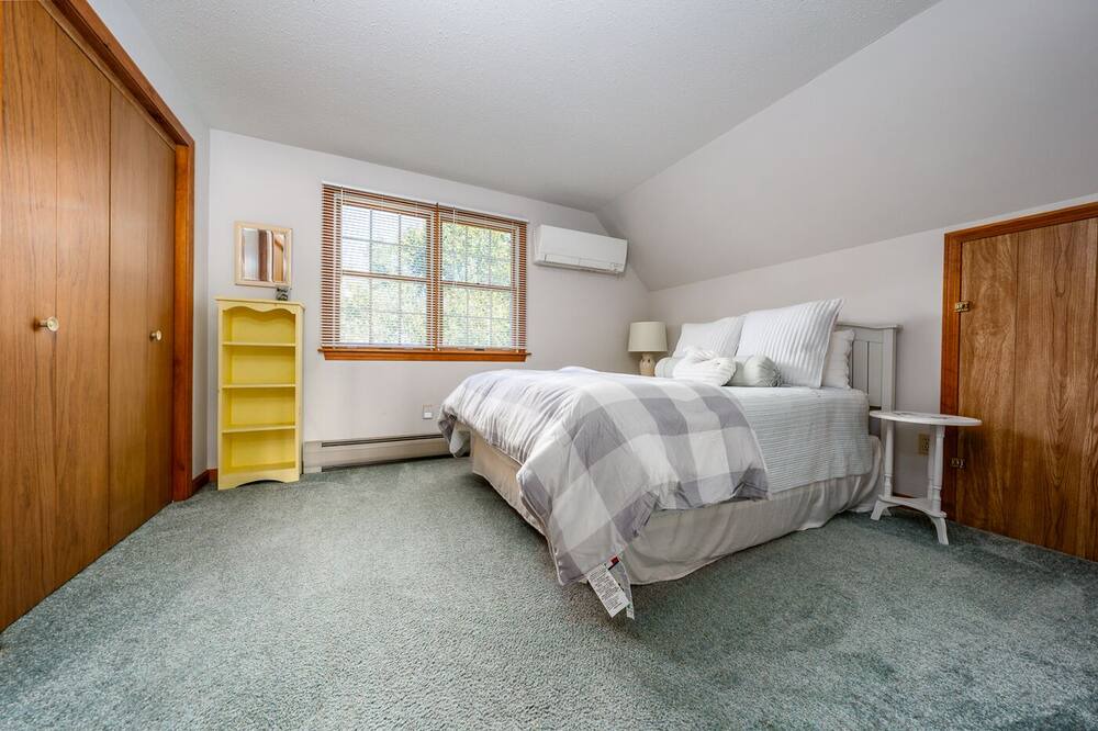 Photo of Bedroom in Brewster