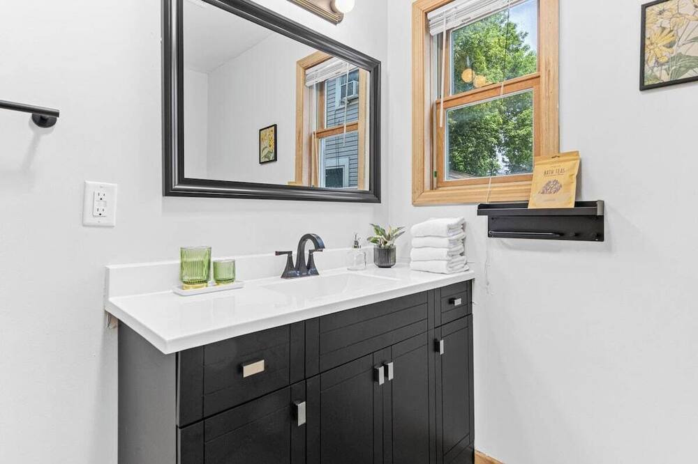 Photo of Bathroom in Merriam Park