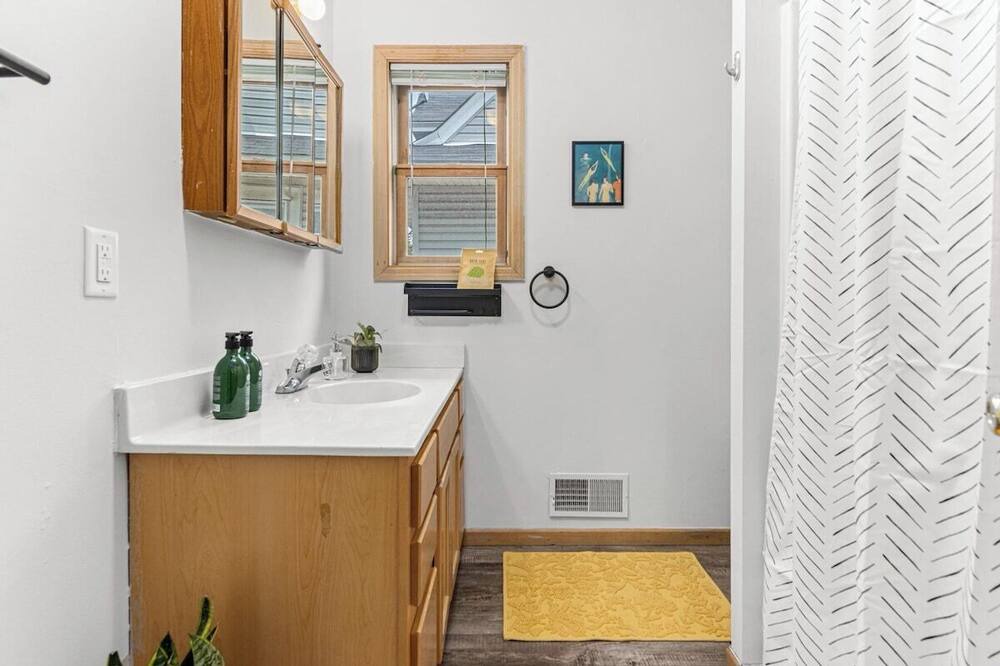 Photo of Bathroom in Merriam Park