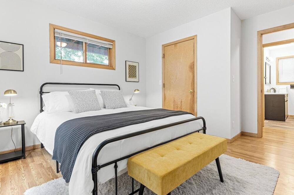 Photo of Bedroom in Merriam Park
