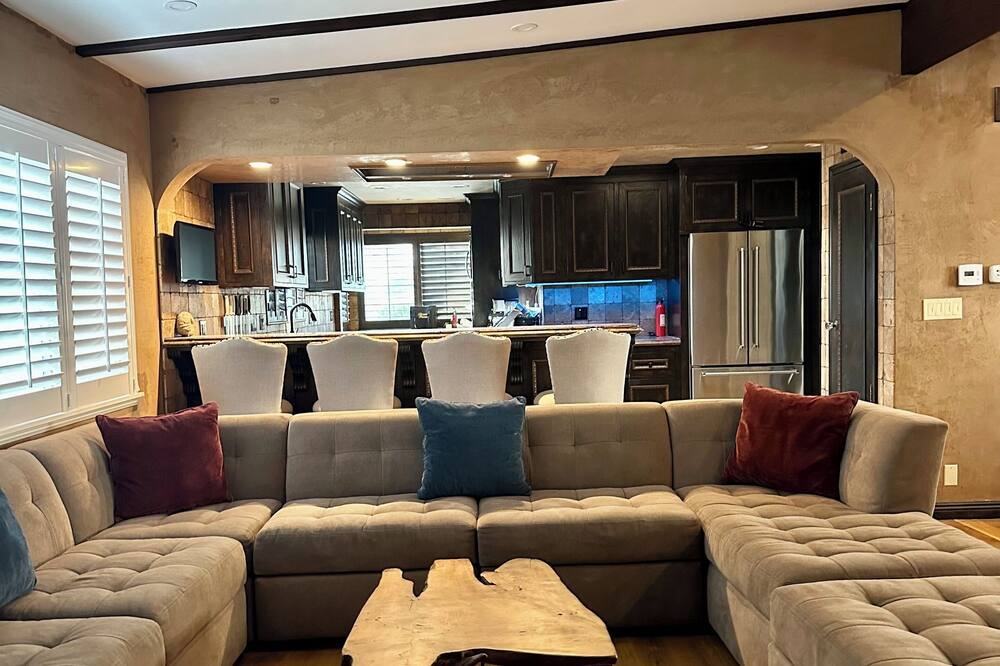 Photo of Livingroom in Oxnard Shores