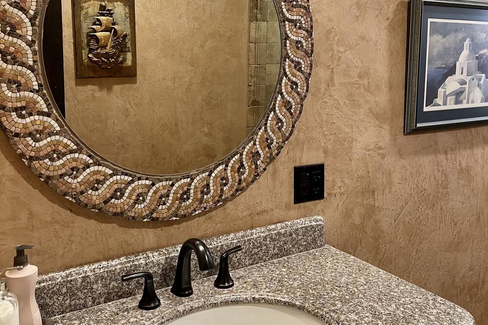 Photo of Bathroom in Oxnard Shores